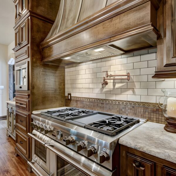Range Hood Insert 30 Inch, 600 CFM Built-in Kitchen Hood with 3 Speeds, Ultra-Quiet Stainless Steel Ducted Vent Hood Insert with LED Lights and Dishwasher Safe Filters RHBI01